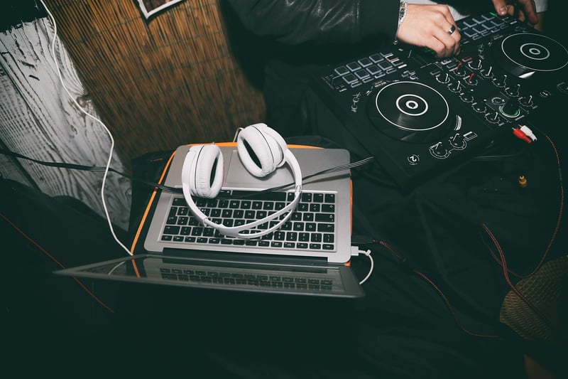Spellbinding DJs